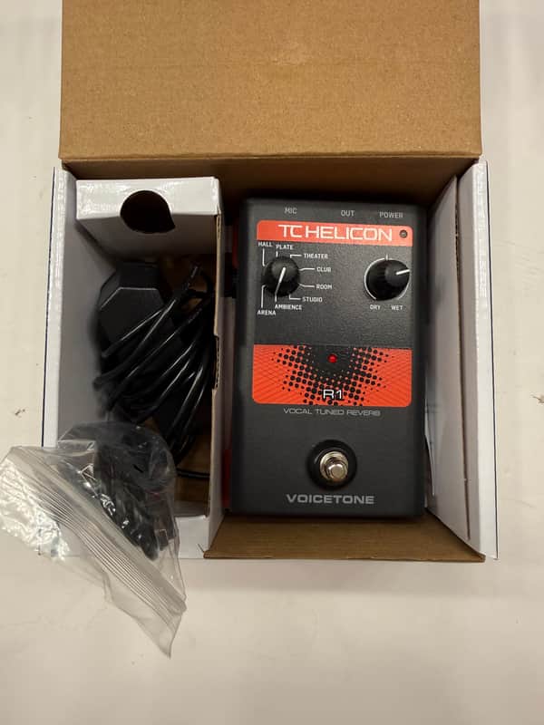 TC Helicon Voicetone R1 Vocal Tuned Reverb Effect Processor Pedal + Box & PSU image 1