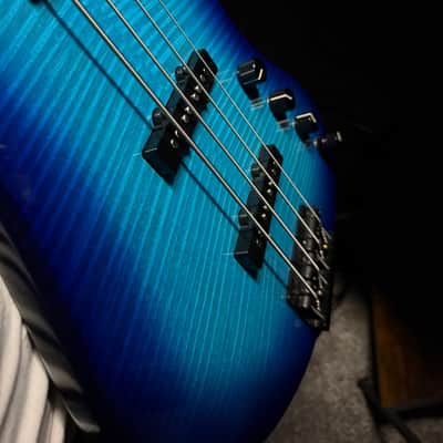 Sadowsky NYC Jazz - Brazilian fret board ! 2011 - blue burst poly image 1