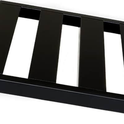 Pedaltrain Classic JR 4-Rail 18" x 12.5" Pedalboard w/ Soft Case and Voodoo Lab Pedal Power 2 Plus Power Supply image 4