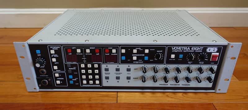 * Octave Plateau Voyetra 8 Polyphonic Synth * Serviced * image 1