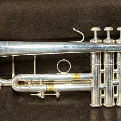 Bach Stradivarius Trumpet Model 37, Silver Finish image 9
