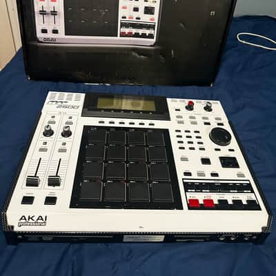 Akai MPC 2500LE Limited Edition (222 of 500) Music Production Center image 4