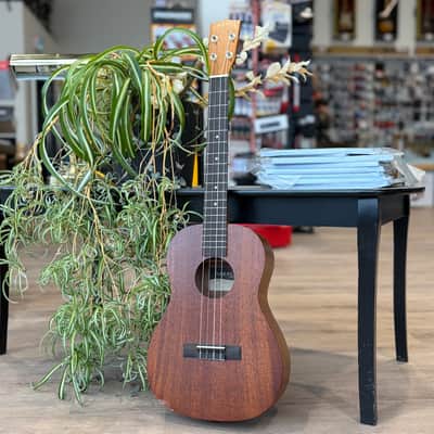 Makala Classic MK-B Baritone Ukulele - Laurel Fingerboard, Natural, Used image 2