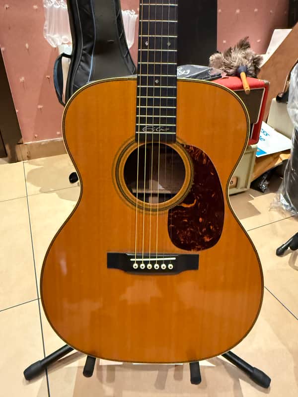 Save $150 on EC's Signature 000-28EC!