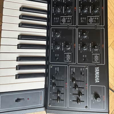 Immagine Yamaha CS-15 Duophonic Synthesizer 1978 - 1982 - Black - 3