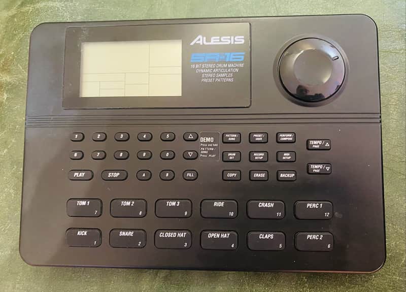 Alesis SR16 Classic Drum Machine with PSU 1995 image 1