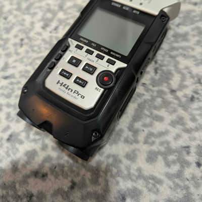 Zoom H4n PRO Handy Digital Multitrack Recorder 2010s - Silver / Black image 3