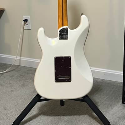 Fender American Ultra Stratocaster HSS with Maple Fretboard 2019 - 2025 - Arctic Pearl image 3