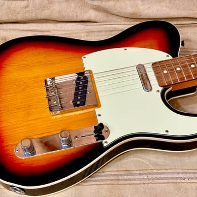 Fender MIJ Traditional 60's Telecaster Custom 2018 - 3 Tone Sunburst image 11
