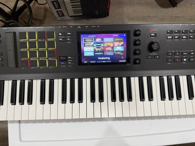 Akai MPC Key 61 Standalone Workstation Synthesizer 2022 - Present - Black image 1