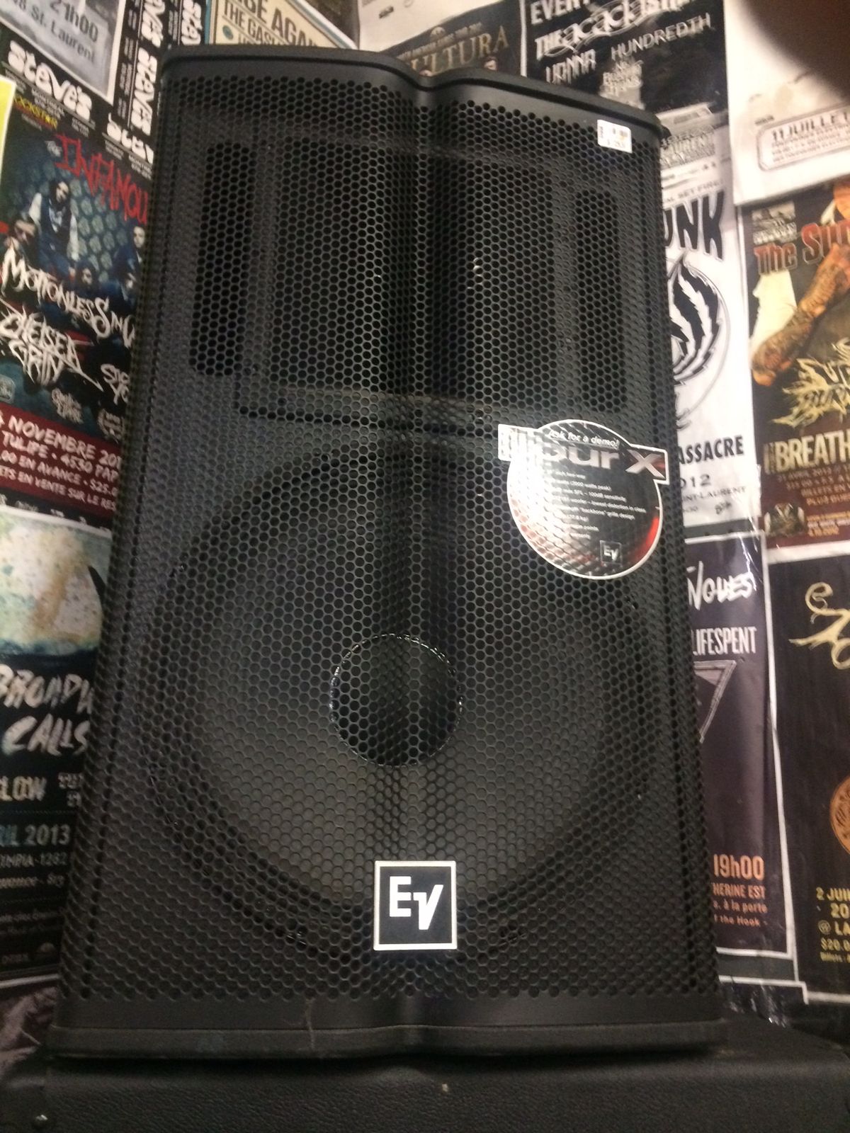 Electro-Voice TX1152 Tour Series 15