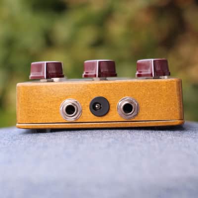 Mint RYRA "The Klone" in Gold image 2