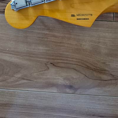 Fender Classic Series '60s Stratocaster with MojoTone Quiet Coil Pickups & Tweed Case - EXC image 10
