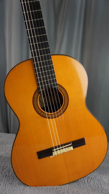 Albeniz (Zen-On) Modelo 50 Japan Classical Guitar image 1