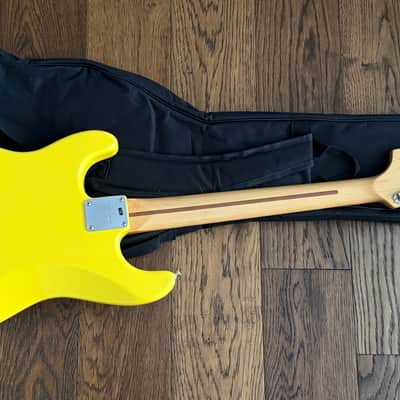 Fender Tom Delonge Stratocaster 2002 Graffiti Yellow image 4