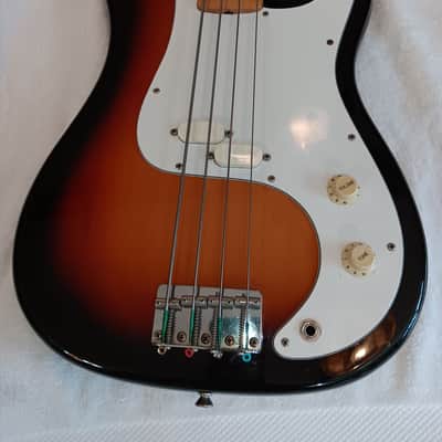 Squier Bullet Bass 1983- sunburst image 1