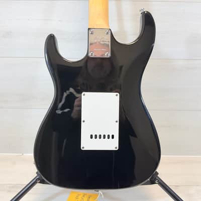 Vinci Signature S-Style Electric Guitar Black w/ Gig Bag – Strat Style Player image 7