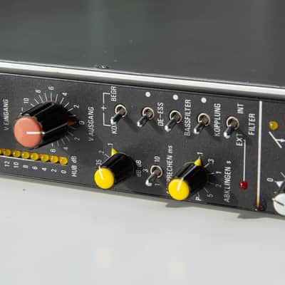 vintage double mono compressor BFE / Filtek BKE 4 in housing with power supply XLR ! 1980 image 4