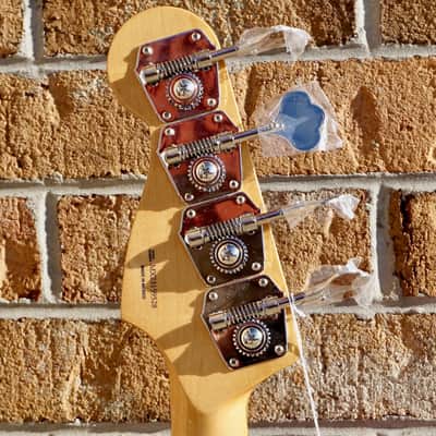 Fender Vintera® II '60s Precision Bass Rosewood Fingerboard Olympic White image 8
