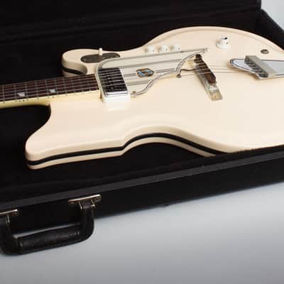National Val-Pro 84 Solid Body Electric Guitar (1962), ser. #T-73971, black tolex hard shell case. image 12