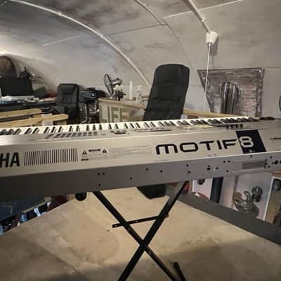 Yamaha Motif 8 Production Synthesizer 2000s - Gray image 3