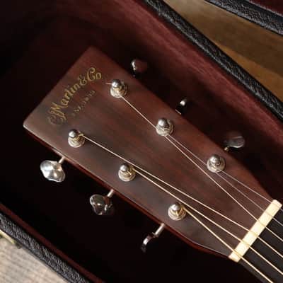 Martin HD28V Natural 2011 image 5