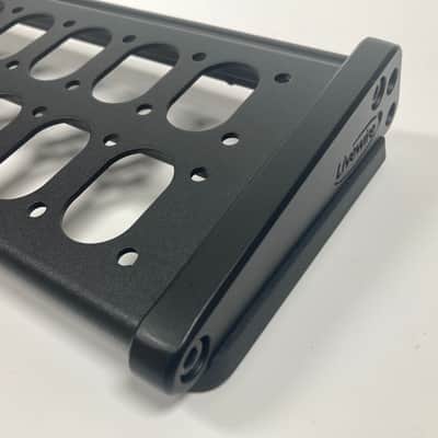 Livewire PB300 Club Pedalboard With Soft Case image 10