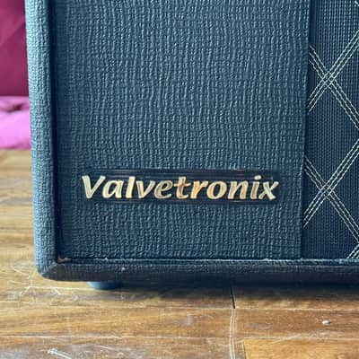Vox Valvetronix VT20X Guitar Amplifier image 3