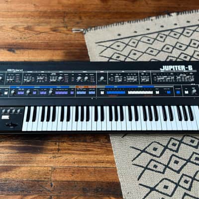 Roland Jupiter 6 Polyphonic Analogue Synthesizer