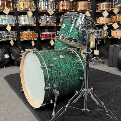 ~RARE!~ DW Design Series 3-Piece 12/16/22 Drum Kit Set in Green Strata FinishPly image 3