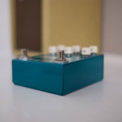 Kingsley Maiden D V2 2020 - Present - Teal image 6
