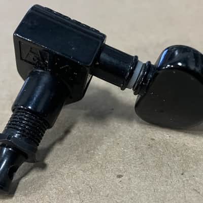 Grover- tuning head, treble side, black image 2
