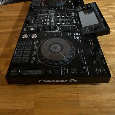 Pioneer XDJ-RX2 Professional Digital DJ System with Touchscreen 2020 - Black image 4
