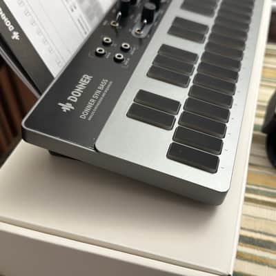 DONNER B1 - IN LIKE NEW CONDITION! image 3