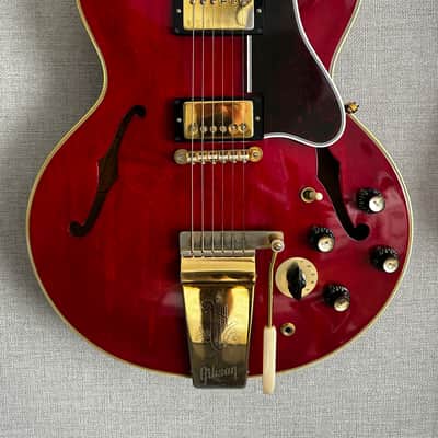 Gibson ES-355 with Maestro Vibrola 1964 Cherry 100% Original image 2