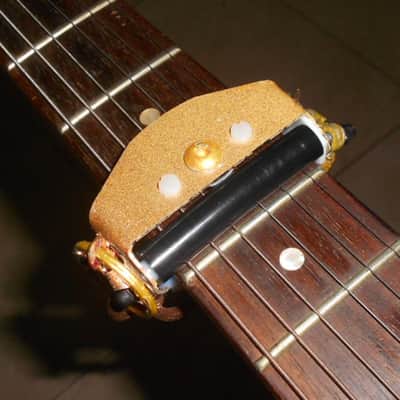 6th Finger Rolling Capo - Gold.  Fastest in the world ! image 4