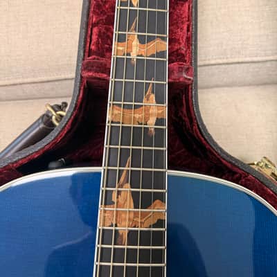 Taylor Custom Grand Auditorium 2011 - Custom Blue, Premium abalone rosette image 5