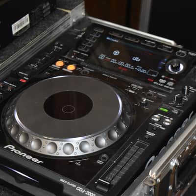 Pioneer CDJ-2000 Nexus (x2) with DJM 900 Nexus 4-Channel Mixer 2010s - Black image 5