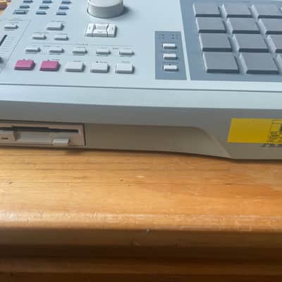 Akai MPC2000 MIDI Production Center 1997 - 2001 - Grey image 7