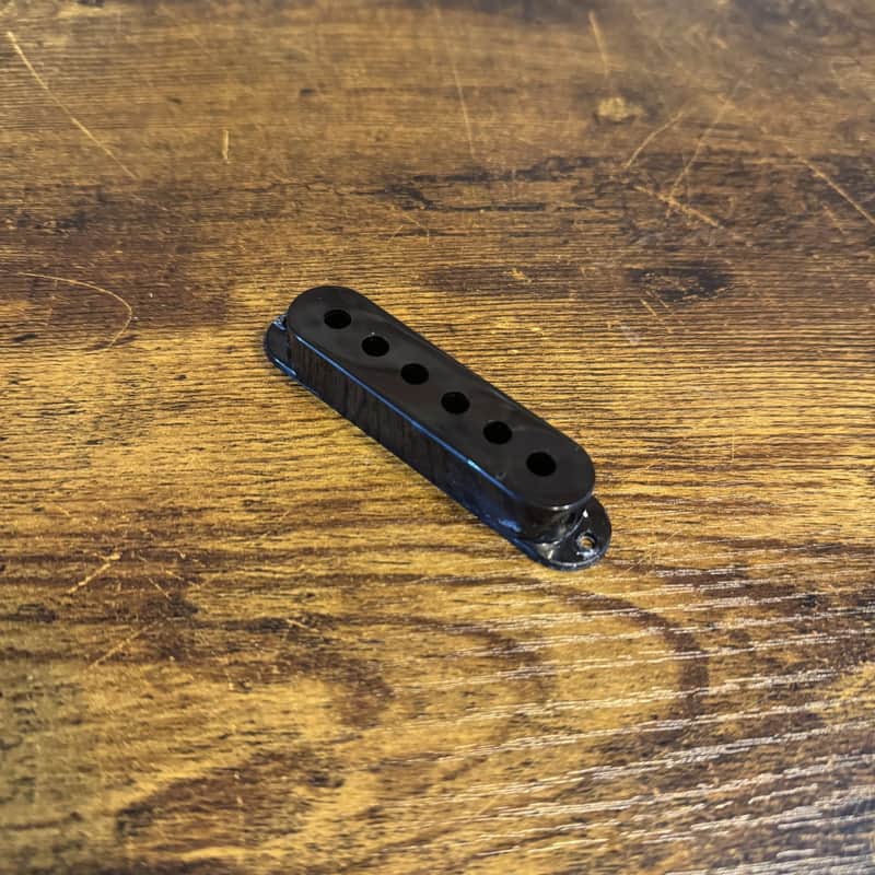 Economy Single Coil Pickup Cover (2000s - Black) image 1