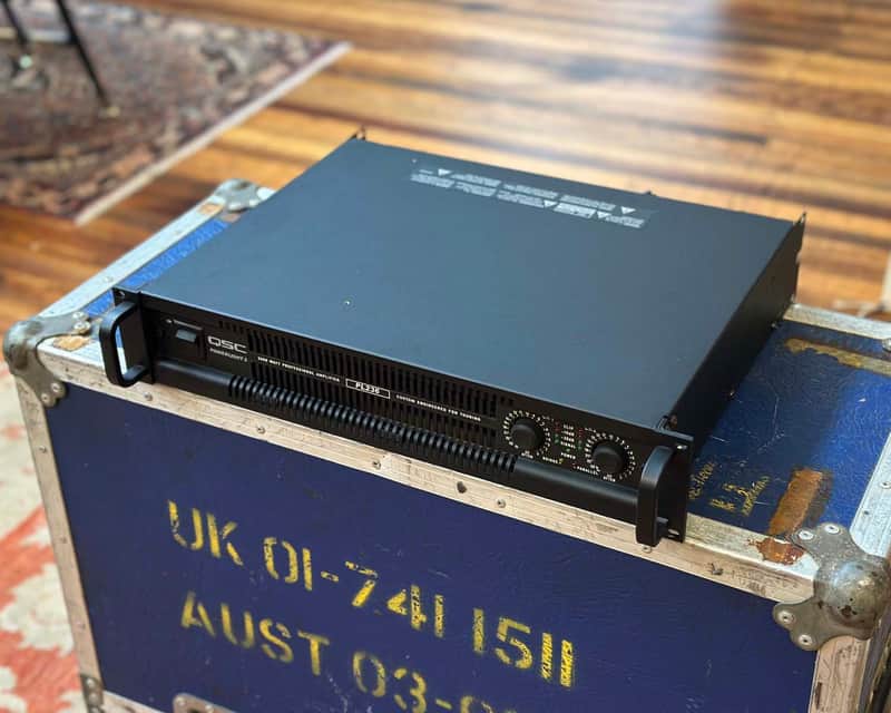 QSC PL236 PowerLight 2 3600 Watt Dual Channel Professional