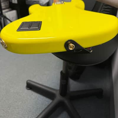 Fender MonoNeon Signature Jazz Bass V 2022 - Present - Neon Yellow image 9