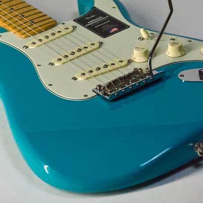 Fender American Professional II Stratocaster with Rosewood Fretboard 2020 - Present - Miami Blue image 13