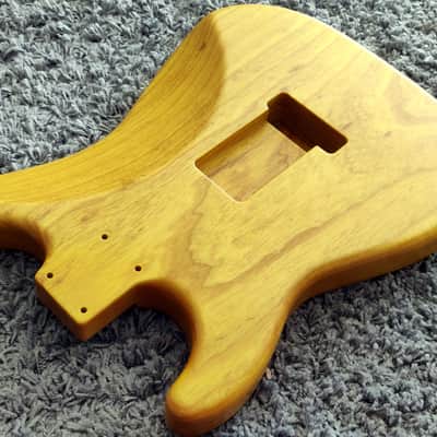 Warmoth 1-piece lightweight solid Swamp-Ash Stratocaster Body image 11