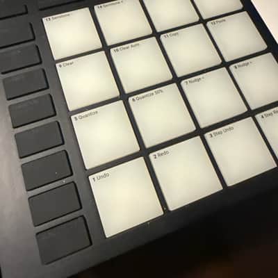 Native Instruments Maschine MKIII 2010s - Black image 2