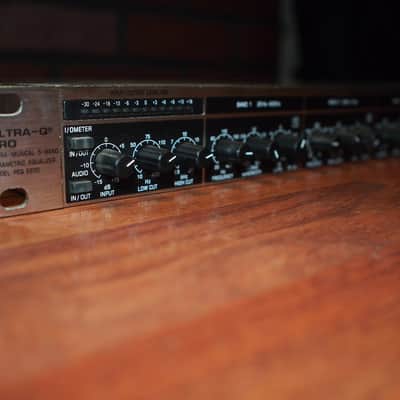 BEHRINGER ULTRA-Q PRO 5 Band Parametric Equalizer EQ Notch Filter PEQ 2200 image 2