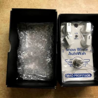 Mad Professor Snow White Auto Wah w/ Original box & paperwork image 2