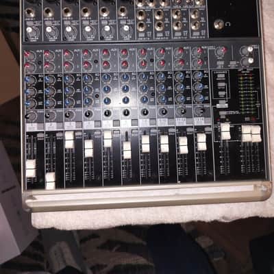 Mackie 1402-VLZ3 14-Channel Mic / Line Mixer 2008 - 2014 - Dark Gray image 1