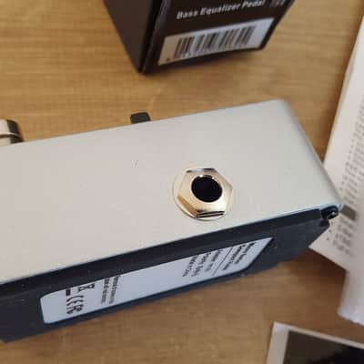 Mooer Graphic B Bass EQ Pedal - White image 6