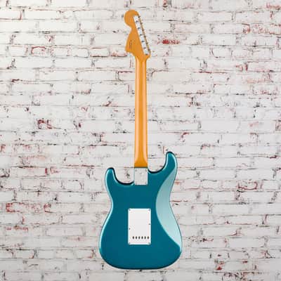 Fender - Vintera III Late '60s Stratocaster - Electric Guitar w/ Rosewood Fingerboard - Ocean Turquoise - w/ Deluxe Gigbag image 3
